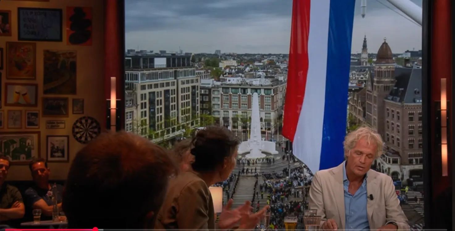 Frits Barend woedend op Angélique Eijpe in BNN Bar Laat: “De herdenking wordt mij afgenomen!”