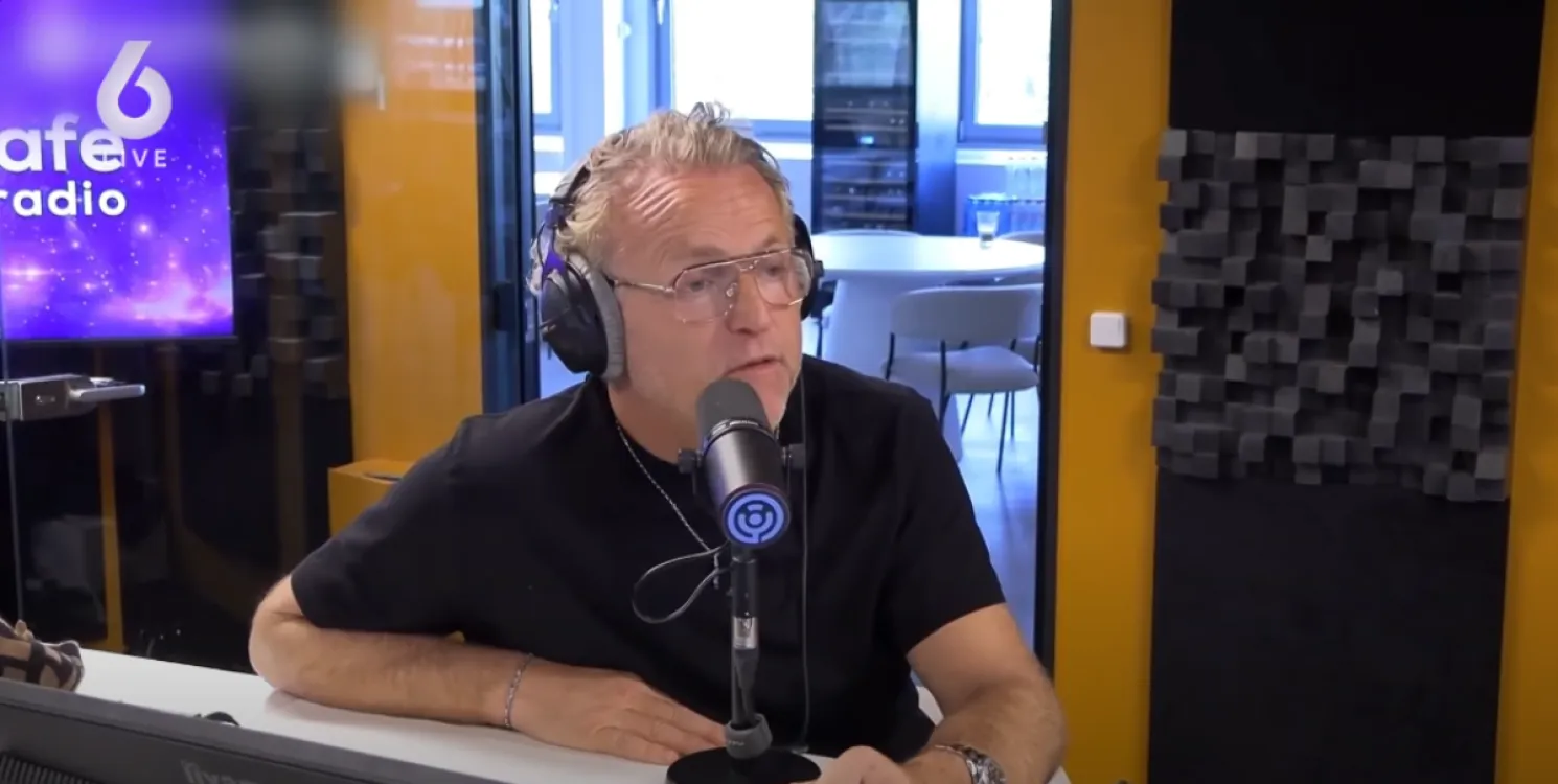 Gordon schuift aan bij Vandaag Inside: ziet Johan Derksen straks poedersuiker op tafel liggen?