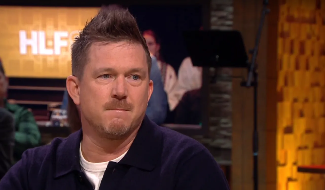 Johnny de Mol krijgt 'm weer omhoog dankzij een smeerseltje