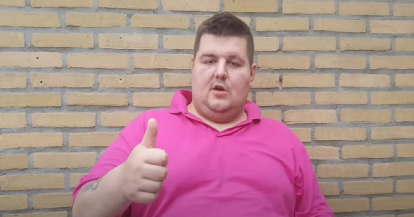 Tukkertje Lorenzo krijgt ruzie met beveiliger: ‘Ik herdenk mijn moeder’